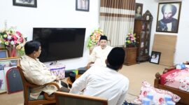 Menteri Pertahanan Prabowo Subianto bersilaturahmi ke kediaman Habib Lutfi bin Yahya di Pekalongan. (Dok. Angga Raka Prabowo)
