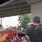 Kecelakaan truk BBM Pertamina yang menabrak belasan pengendara di Jalan Alternatif Cibubur. (Instagram.com/@info_bogor_timur)
