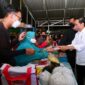 Presiden Joko Widodo didampingi Ibu Iriana Joko Widodo mengunjungi Pasar Pucang Anom, Kota Surabaya. (Dok. Biro Pers Sekretariat Presiden/Muchlis Jr)
