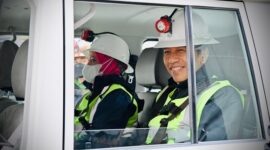 Presiden Joko Widodo bersama rombongan tiba di Grasberg. (Dok. Biro Pers Sekretariat Presiden/Laily Rachev)