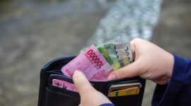 Ilustrasi Uang BLT BBM.  (Pexels.com/ahsanjaya)
