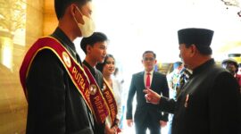 Mennhan Prabowo Subianto menghadiri Sidang Senat Terbuka dan pelantikan sarjana Universitas Kebangsaan Republik Indonesia (UKRI). (Dok. Tim Media Prabowo)
