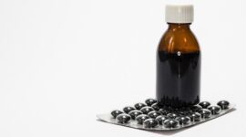 Ilustrasi obat sirup. (Dok. Pixabay.com/@frolicsomepl)