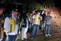 Menteri Basuki Tinjau Lokasi Longsor Akibat Gempa di Cianjur Pada Malam Hari. (Instagram.com/@kemenpupr) 
