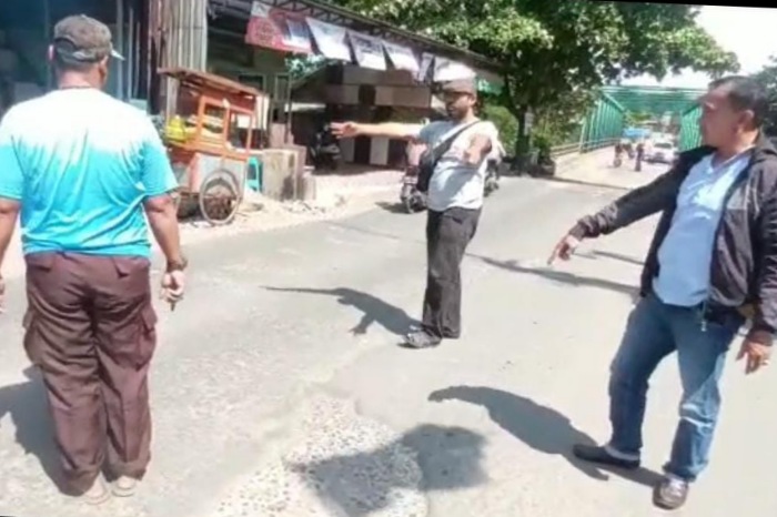 Terekam CCTV, Aksi 5 Orang Begal Sepeda Motor di Gunung Putri Bogor Viral di Media Sosial