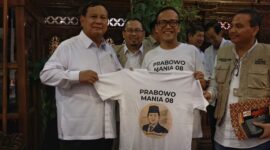 Relawan Jokowi Mania (JOMAN) mendatangi rumah Ketua Umum Partai Gerindra Prabowo Subianto. (Dok. Tim Media Prabowo Subianto)
