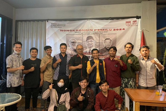 GMPK Jawa Barat menggelar diskusi bertema 'Ancaman Pemilu 2024 dan Jalan Tengah  Kebangsaan' di Panyileukan Kota Bandung. (Dok. Gerakan Mahasiswa Pelajar Kebangsaan ) 
