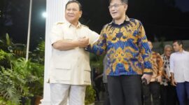 Ketua Umum Partai Gerindra Prabowo Subianto bersam Politikus PDI Perjuangan Budiman Sudjatmiko. (Dik. Tim Media Prabowo Subianto)