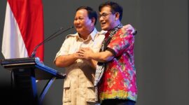 Ketua Umum Parta Gerindra Prabowo Subianto bersama Politikus PDIP Budiman Sudjatmiko di acara Deklarasi Prabowo-Budiman Bersatu (Prabu) di Marnia Convention Center, Semarang, Jawa Tengah, Jumat, 18 Agustus 2023. (Dok. Tim Media Prabowo Subianto)