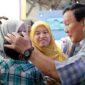 Ketua Umum Partai Gerindra Prabowo Subianto saat bersama Masyarakat. (Facbook.com/@Prabowo Subianto)
