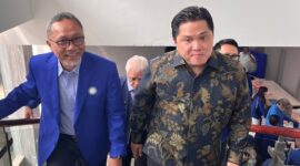 Ketua Umum DPP PAN Zulkifli Hasan bersama Menteri BUMN, Erick Thohir. (Facbook.com/@Zulkifli Hasan)