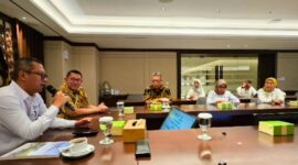 Foto : Kadin Indonesia dan BNSP jalin kerja sama melalui penandatanganan Nota Kesepahaman tentang Sinergitas Sertifikasi Kompetensi Kerja Nasional di Menara Kadin Indonesia, Jakarta, (5/2/24). (Doc.BNSP)