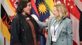 Menteri Keuangan (Menkeu) Sri Mulyani Indrawati bertemu bilateral dengan Presiden European Investment Bank (EIB) Nadia Calvino. (Dok. Kemenkeu.go.id)