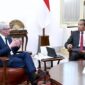Presiden Joko Widodo menerima delegasi Apple di Istana Merdeka. (Facebook.com/@Setkab RI)