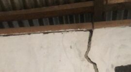 Kondisi tembok rumah warga pascagempa berkekuatan M5.0 yang mengguncang Poso, Sulawesi Tengah. (Dok. BPBD Kabupaten Poso)